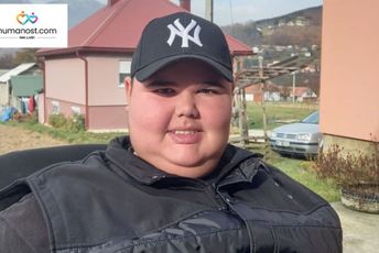 Lazaru potrebno specijalno vozilo sa rampom za invalidska kolica Lazaru potrebno specijalno vozilo sa rampom za invalidska kolica