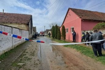 Dvoje djece stradalo u požaru kod Bačke Topole, čekaju se forenzičari Dvoje djece stradalo u požaru kod Bačke Topole, čekaju se forenzičari