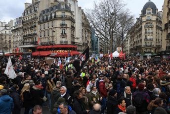 Na protestu u Parizu 700.000 ljudi Na protestu u Parizu 700.000 ljudi