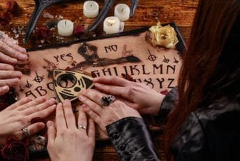 Kolumbija: Djevojčice prizivale duhove u školi, pa kolabirale, hitno prevezene u bolnicu Ilustracija