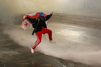 Pobjeda demonstranata u Gruziji: Povlači se zakon o medijima kao stranim agentima Pobjeda demonstranata u Gruziji: Povlači se zakon o medijima kao stranim agentima