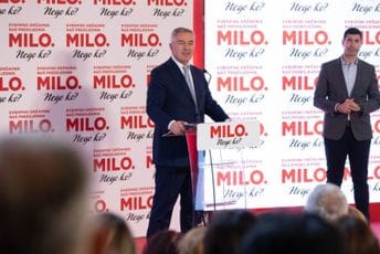 Đukanović: Državno slobodarstvo i dostojanstvo je ponovo na testu, pokažimo da želimo stabilnu i evropsku Crnu Goru Đukanović: Državno slobodarstvo i dostojanstvo je ponovo na testu, pokažimo da želimo stabilnu i evropsku Crnu Goru