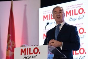 Crnogorski iseljenici Sjeverne Amerike: Uprkos bjesomučnim napadima, Đukanović jedini koji Crnu Goru može vratiti na evropski put Crnogorski iseljenici Sjeverne Amerike: Uprkos bjesomučnim napadima, Đukanović jedini koji Crnu Goru može vratiti na evropski put