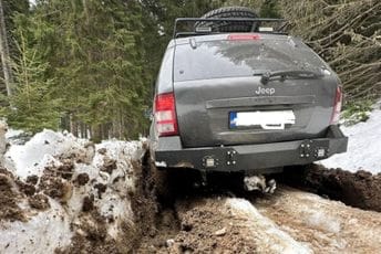 Snijeg i dalje pravi probleme u Vraneškoj dolini: U brojnim selima putevi neočišćeni Snijeg i dalje pravi probleme u Vraneškoj dolini: U brojnim selima putevi neočišćeni