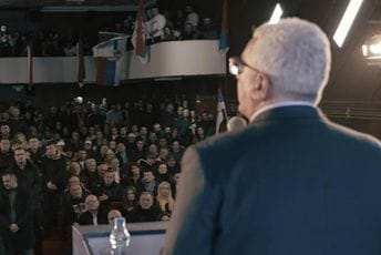 Mandićevi skupovi: U Budvi bez nacionalnih obilježja, a u Beranama širene i zastave Srbije Mandićevi skupovi: U Budvi bez nacionalnih obilježja, a u Beranama širene i zastave Srbije