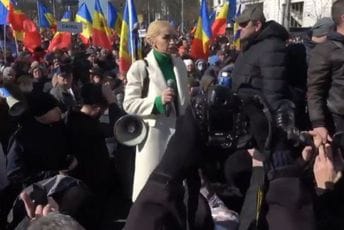 Neredi u Kišinjevu tokom proruskih protesta: Uhapšeno više od 50 ljudi Neredi u Kišinjevu tokom proruskih protesta: Uhapšeno više od 50 ljudi