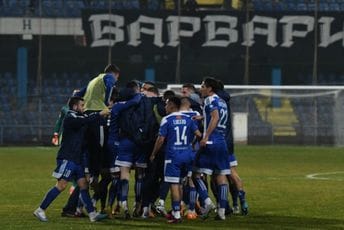 Nikšićani i dalje na plus dva: Sutjeska i Budućnost ubjedljivi, pobjeda Petrovca, Arsenal odolio Dečiću Nikšićani i dalje na plus dva: Sutjeska i Budućnost ubjedljivi, pobjeda Petrovca, Arsenal odolio Dečiću