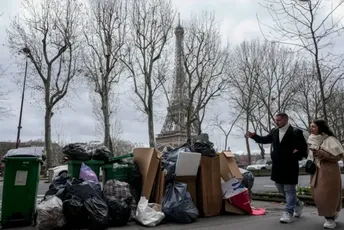 Pariz: Zbog štrajka komunalaca na ulicama oko 5.400 tona smeća Pariz: Zbog štrajka komunalaca na ulicama oko 5.400 tona smeća