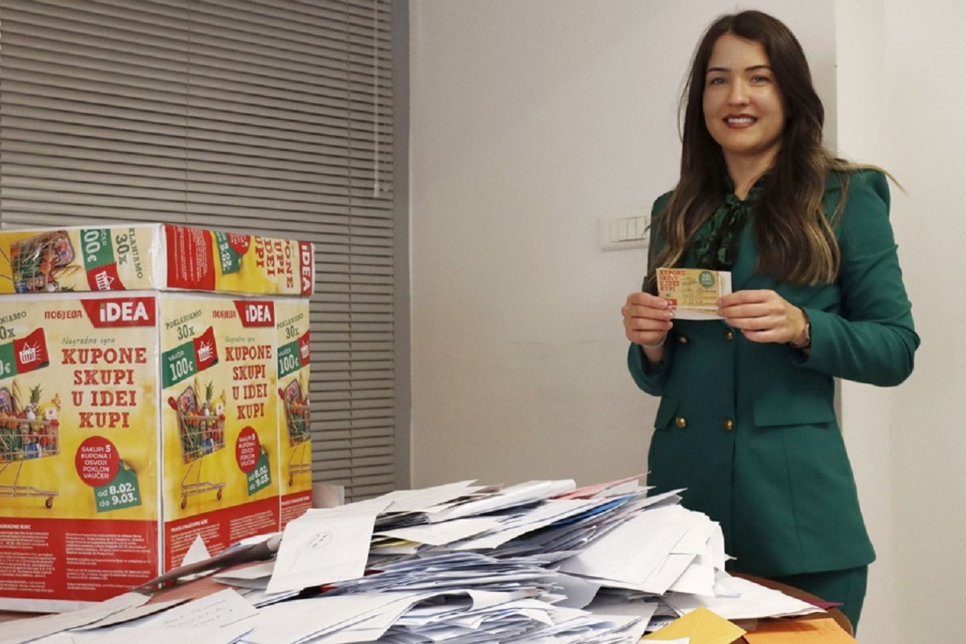 Fotografija 1: Završena nagradna igra “Kupone skupi, u Idei kupi”: Poznata imena dobitnika