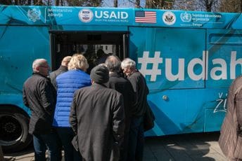 „Karavan zdravlja i vakcinacije“ boravio u Bijelom Polju: Mogućnost vakcinacije protiv Kovid-19, HPV-a i MMR-a na licu mjesta „Karavan zdravlja i vakcinacije“ boravio u Bijelom Polju: Mogućnost vakcinacije protiv Kovid-19, HPV-a i MMR-a na licu mjesta