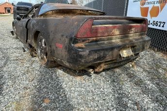 Automobil koji je bio 15 godina pod vodom - ide na restauraciju Automobil koji je bio 15 godina pod vodom - ide na restauraciju