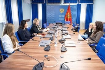 Ženski klub Skupštine i Međunarodni klub žena u Crnoj Gori: Humanitarna akcija za djecu sa smetnjma u razvoju Ženski klub Skupštine i Međunarodni klub žena u Crnoj Gori: Humanitarna akcija za djecu sa smetnjma u razvoju