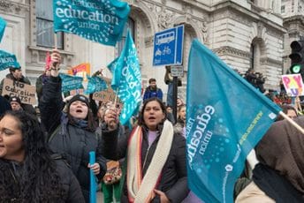 Zbog inflacije: U Britaniji štrajk ljekara, nastavnika, državnih službenika i vozača metroa Zbog inflacije: U Britaniji štrajk ljekara, nastavnika, državnih službenika i vozača metroa