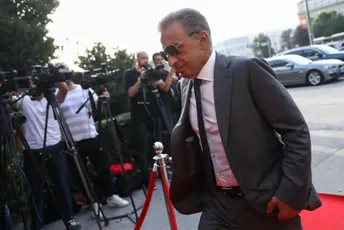 Bivši šef obavještajne službe BiH stavljen na 'crnu listu' SAD-a Bivši šef obavještajne službe BiH stavljen na 'crnu listu' SAD-a