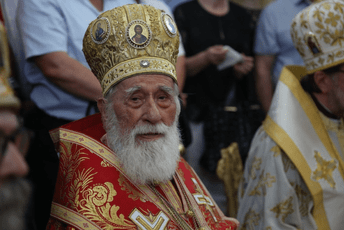 Mihailo: Episkopu Borisu i sveštenstvu koje je učestvovalo na jučerašnjem skupu privremeno ukinuta prava