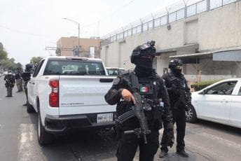 Četrnaestogodišnji dječak poznat kao "El Čapito" ubio osmoro ljudi u Meksiku Četrnaestogodišnji dječak poznat kao "El Čapito" ubio osmoro ljudi u Meksiku