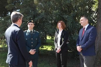 Američka nevladina organizacija Vojsci Crne Gore donirala opremu vrijedu pet hiljada eura Američka nevladina organizacija Vojsci Crne Gore donirala opremu vrijedu pet hiljada eura