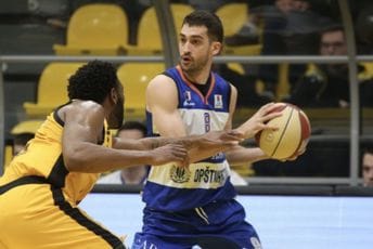 Novi poraz Mornara: Barani se u završnom kvartalu primakli, ali nijesu mogli do preokreta u Splitu Novi poraz Mornara: Barani se u završnom kvartalu primakli, ali nijesu mogli do preokreta u Splitu