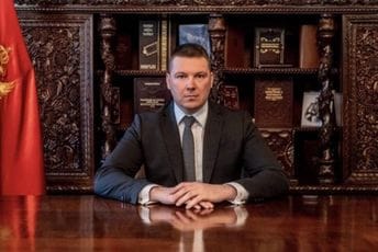 Adžić: Krivično procesuirani učesnici incidenta, sprečavanje vršnjačkog nasilja biće naš prioritet Adžić: Krivično procesuirani učesnici incidenta, sprečavanje vršnjačkog nasilja biće naš prioritet