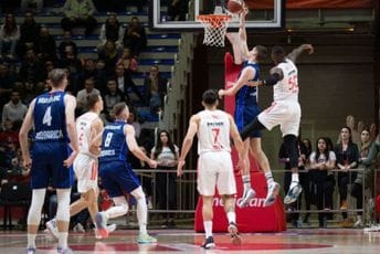 SC Derbi poražen od Crvene zvezde SC Derbi poražen od Crvene zvezde