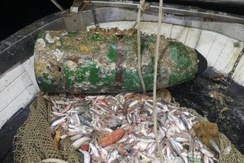 Ribar kod Splita izvukao 300 kg težak neeksplodirani torpedo Ribar kod Splita izvukao 300 kg težak neeksplodirani torpedo