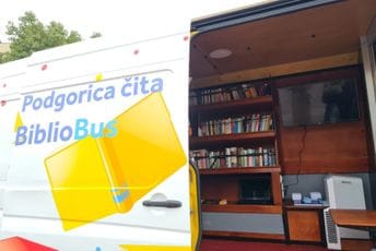 Počela realizacija projekta "Podgorica čita": "BiblioBus" od danas na ulicama Počela realizacija projekta "Podgorica čita": "BiblioBus" od danas na ulicama