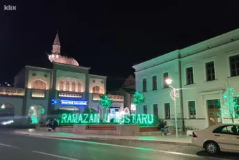 Povodom Ramazana Mostar u posebnom duhu, ukrašen i osvijetljen hiljadama lampica Povodom Ramazana Mostar u posebnom duhu, ukrašen i osvijetljen hiljadama lampica