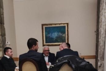 Milatović se sastao sa Mandićem: Razgovarali o budućoj saradnji Milatović se sastao sa Mandićem: Razgovarali o budućoj saradnji