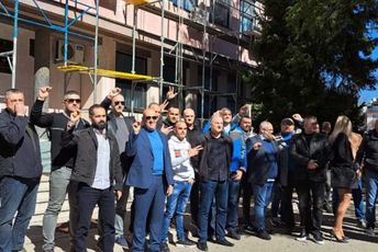 Počeo postupak protiv nacionalista koji su 13. jula u Nikšiću pokušali da napadnu građane na Trgu slobode Počeo postupak protiv nacionalista koji su 13. jula u Nikšiću pokušali da napadnu građane na Trgu slobode