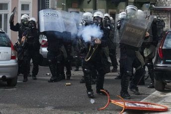 Policija povrijedila Evropsku konvenciju o ljudskim pravima i Ustav Crne Gore Policija povrijedila Evropsku konvenciju o ljudskim pravima i Ustav Crne Gore