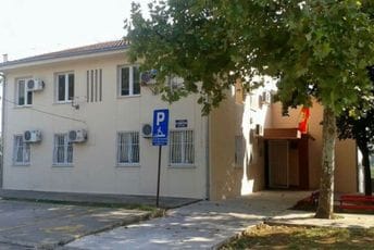 Od starice tražili da plati više nego što treba Od starice tražili da plati više nego što treba