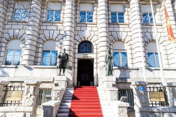 Dojava o bombama i na Cetinju: Evakuisana zgrada Ministarstva kulture i medija