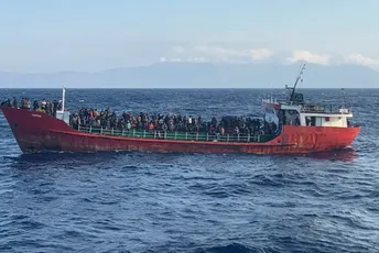 Kod Tunisa potonuo čamac, 34 migranta se vode kao nestali Kod Tunisa potonuo čamac, 34 migranta se vode kao nestali