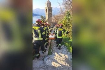 Kotor: Ruska državljanka povrijedila se na tvrđavi, vatrogasci je spustili do grada Kotor: Ruska državljanka povrijedila se na tvrđavi, vatrogasci je spustili do grada