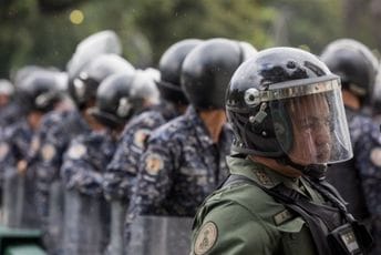 Venecuela: U jednom danu pohapšeno 10 državnih funkcionera i 11 biznismena Venecuela: U jednom danu pohapšeno 10 državnih funkcionera i 11 biznismena