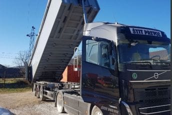 Nikšićanin stradao od strujnog udara: Podigavši kipu dotakao dalekovod Nikšićanin stradao od strujnog udara: Podigavši kipu dotakao dalekovod