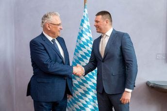 Adžić: Uz podršku međunarodnih partnera do boljih rezultata u borbi protiv organizovanog kriminala Adžić: Uz podršku međunarodnih partnera do boljih rezultata u borbi protiv organizovanog kriminala