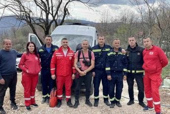 Spašen ruski paraglajderista, povrijeđen nakon pada u Sokolinama Spašen ruski paraglajderista, povrijeđen nakon pada u Sokolinama