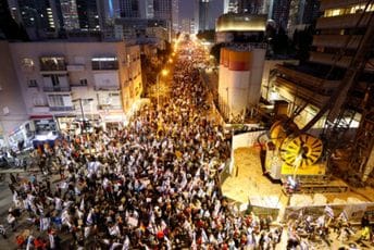 (VIDEO) Hiljade ljudi u Izraelu na ulicama nakon smjene ministra odbrane (VIDEO) Hiljade ljudi u Izraelu na ulicama nakon smjene ministra odbrane