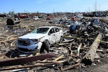 Razorni tornado uništio čitava naselja na jugu Amerike, proglašeno vanredno stanje Razorni tornado uništio čitava naselja na jugu Amerike, proglašeno vanredno stanje