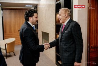 Abazović: Fudbal spaja ljude, neka večeras pobijedi Crna Gora Abazović: Fudbal spaja ljude, neka večeras pobijedi Crna Gora