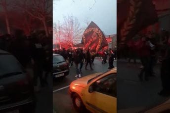 Odjekivalo i "Belveder, Belveder": Pogledajte kako je u Podgorici uoči utakmice protiv Srbije (VIDEO) Odjekivalo i "Belveder, Belveder": Pogledajte kako je u Podgorici uoči utakmice protiv Srbije (VIDEO)