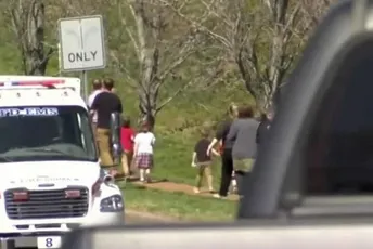 Pucnjava u školi u Nešvilu, ubijeno troje djece, napadač stradao tokom sukoba sa policijom Pucnjava u školi u Nešvilu, ubijeno troje djece, napadač stradao tokom sukoba sa policijom