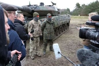 Njemački tenkovi stigli u Ukrajinu Njemački tenkovi stigli u Ukrajinu