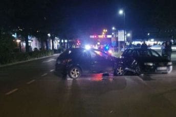 Saobraćajna nezgoda u centru Bara: Povrijeđena jedna osoba Saobraćajna nezgoda u centru Bara: Povrijeđena jedna osoba