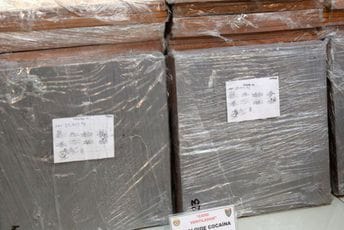 Peru: Više od dvije tone kokaina upakovali u keramičke pločice Peru: Više od dvije tone kokaina upakovali u keramičke pločice