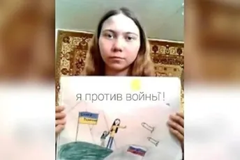 Osuđen na dvogodišnju robiju nakon što je njegova kćerka nacrtala antiratni crtež Osuđen na dvogodišnju robiju nakon što je njegova kćerka nacrtala antiratni crtež