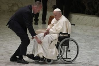Papi Franju pozlilo u Vatikanu, primljen u bolnicu