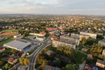 Kao kod Hičkoka: Poljak iskopao majčin leš iz groba, pa ga 13 godina držao na kauču ispred televizora Kao kod Hičkoka: Poljak iskopao majčin leš iz groba, pa ga 13 godina držao na kauču ispred televizora