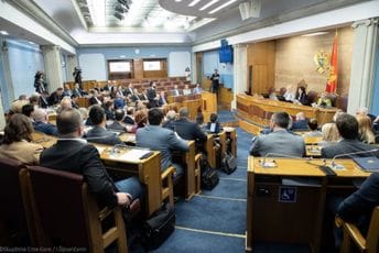 Ako ne bude dovoljno poslanika, Skupština sjutra neće glasati o Resulbegoviću